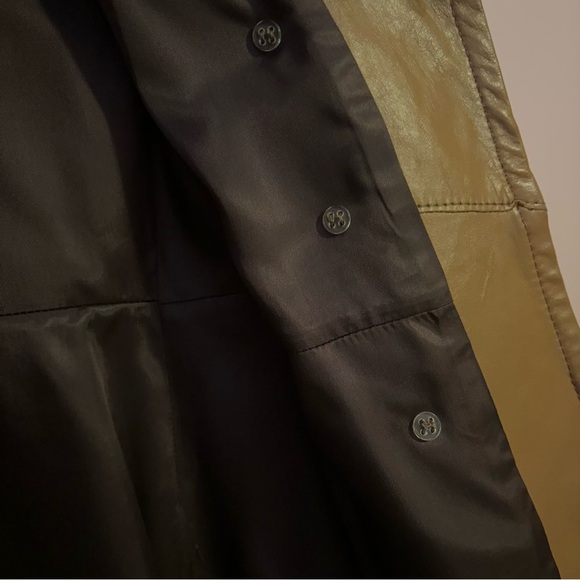 Imperial Vintage Tan Leather Jacket with Faux Fur Collar and Classic Design - Picture 6 of 10